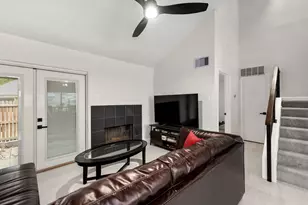 2101 Park Willow Ln, Arlington, TX 76011 - Photo 8