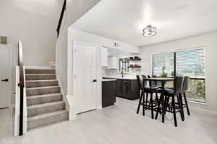 2101 Park Willow Ln, Arlington, TX 76011 - Photo 2