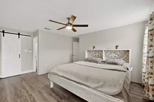 718 Matthews Ct, Arlington, TX 76012 - Photo 24