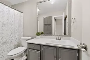 718 Matthews Ct, Arlington, TX 76012 - Photo 26