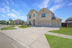7597 Sanctuary Dr, Frisco, TX 75033 - Photo 2