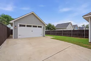 412 N Hawkins St, Waxahachie, TX 75165 - Photo 26