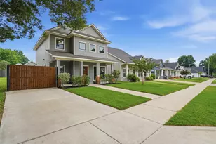 412 N Hawkins St, Waxahachie, TX 75165 - Photo 2