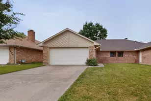 3725 Northridge Dr, Irving, TX 75038 - Photo 2