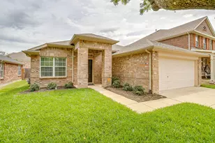 15712 Landing Creek Ln, Fort Worth, TX 76262 - Photo 2