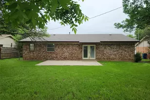 409 Nathan St, Burleson, TX 76028 - Photo 2