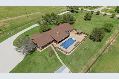 911 McVoid Road, Springtown, TX 76082 - Photo 4