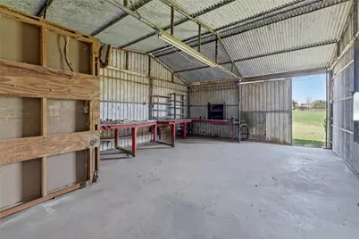 911 McVoid Road, Springtown, TX 76082 - Photo 36