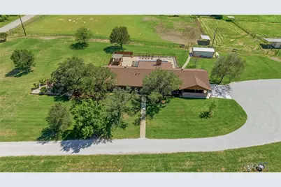 911 McVoid Road, Springtown, TX 76082 - Photo 6