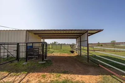 911 McVoid Road, Springtown, TX 76082 - Photo 32