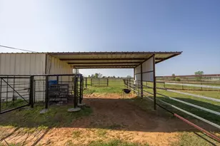 911 McVoid Rd, Springtown, TX 76082 - Photo 32