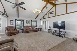 911 McVoid Rd, Springtown, TX 76082 - Photo 8