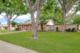 2118 Butterfield Trail, Grand Prairie, TX 75052 - Photo 2
