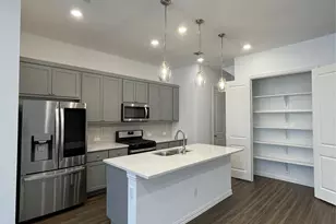 9931 Tolbert St, Irving, TX 75063 - Photo 8