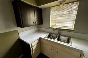 1902 Morgan St, Irving, TX 75062 - Photo 10
