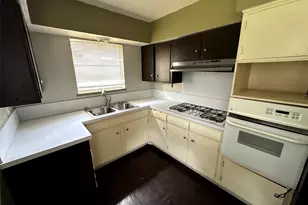 1902 Morgan St, Irving, TX 75062 - Photo 8