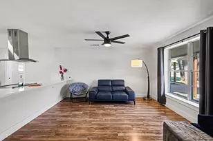 1702 Bristol Ct N, Irving, TX 75062 - Photo 4