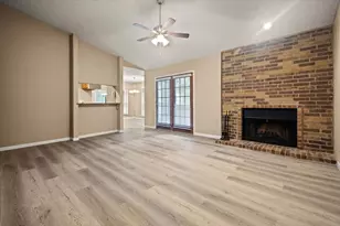 1201 Harwell Dr, Arlington, TX 76011 - Photo 6