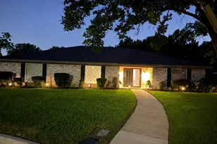 1705 Louella Ct, Hurst, TX 76054 - Photo 4
