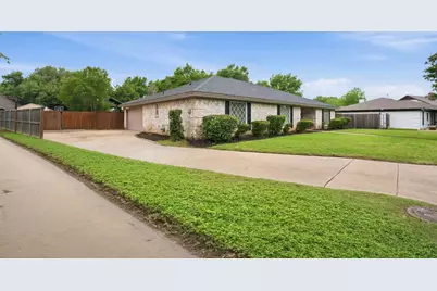1705 Louella Court, Hurst, TX 76054 - Photo 4