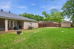 1705 Louella Ct, Hurst, TX 76054 - Photo 40