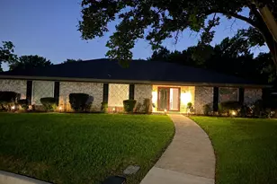 1705 Louella Ct, Hurst, TX 76054 - Photo 4
