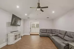 1705 Louella Ct, Hurst, TX 76054 - Photo 6