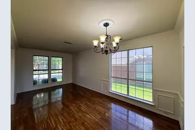 2762 Hillview Drive, Lewisville, TX 75067 - Photo 2