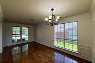 2762 Hillview Dr, Lewisville, TX 75067 - Photo 2