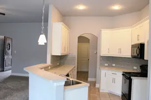 111 Cambridge St, Waxahachie, TX 75165 - Photo 2