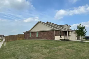 1638 Rosy Finch Dr, Forney, TX 75126 - Photo 2