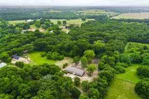 4600 Thompson Ave, Grandview, TX 76050 - Photo 36