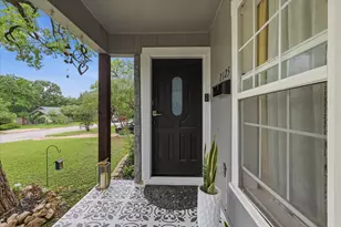 2125 Cardinal Ln, Fort Worth, TX 76111 - Photo 2