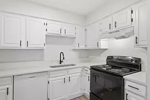 2320 Sherry St, Arlington, TX 76014 - Photo 8