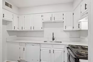 2320 Sherry St, Arlington, TX 76014 - Photo 6