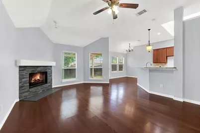 11201 Creekwood Drive, Frisco, TX 75035 - Photo 10