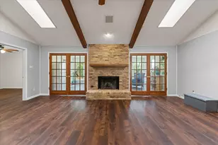 7636 Blue Carriage Ln, Fort Worth, TX 76120 - Photo 6