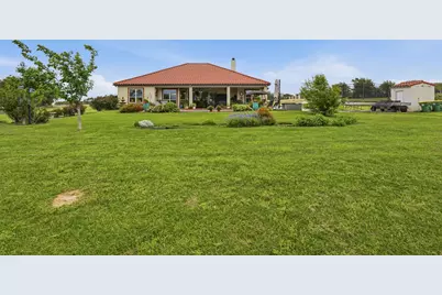 1177 County Road 2011, Glen Rose, TX 76690 - Photo 38