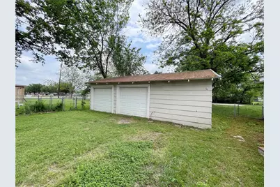 1624 Roy Street, Gainesville, TX 76240 - Photo 8