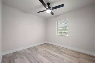 221 Lipscomb St, Cleburne, TX 76031 - Photo 20