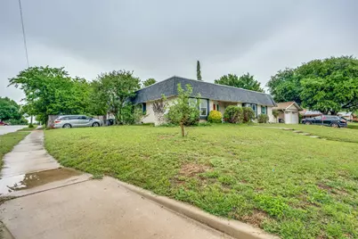 1616 Country Manor Road, Fort Worth, TX 76134 - Photo 2