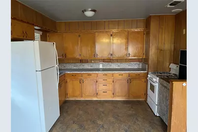 106 E Nelson Street #A, Bowie, TX 76230 - Photo 4