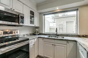 1995 Shorewood Dr, Grapevine, TX 76051 - Photo 8