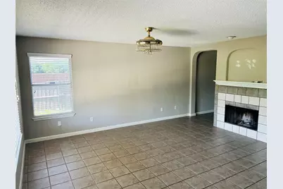 4360 Mesa Drive, Carrollton, TX 75010 - Photo 12