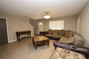 4360 Mesa Dr, Carrollton, TX 75010 - Photo 4