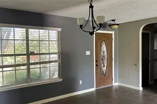 4360 Mesa Dr, Carrollton, TX 75010 - Photo 4