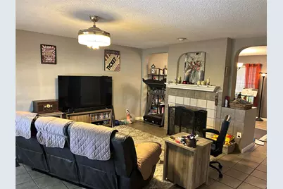 4360 Mesa Drive, Carrollton, TX 75010 - Photo 6