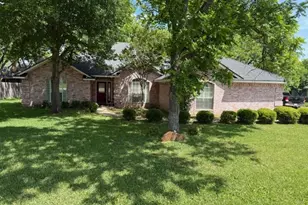 9009 Pleasant Hill Dr, Granbury, TX 76049 - Photo 2