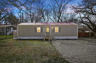 88 Live Oak St, Alvarado, TX 76009 - Photo 2