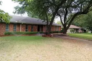 2410 Royal Acres Dr, Denton, TX 76209 - Photo 1